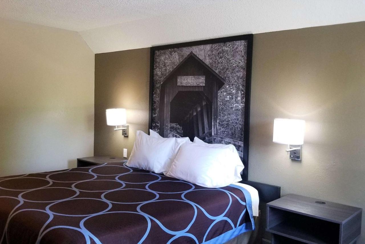Super 8 By Wyndham Brownsburg Motel Exterior photo